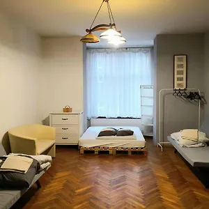 https://spacious-apartment.krakowhotelspoland.com