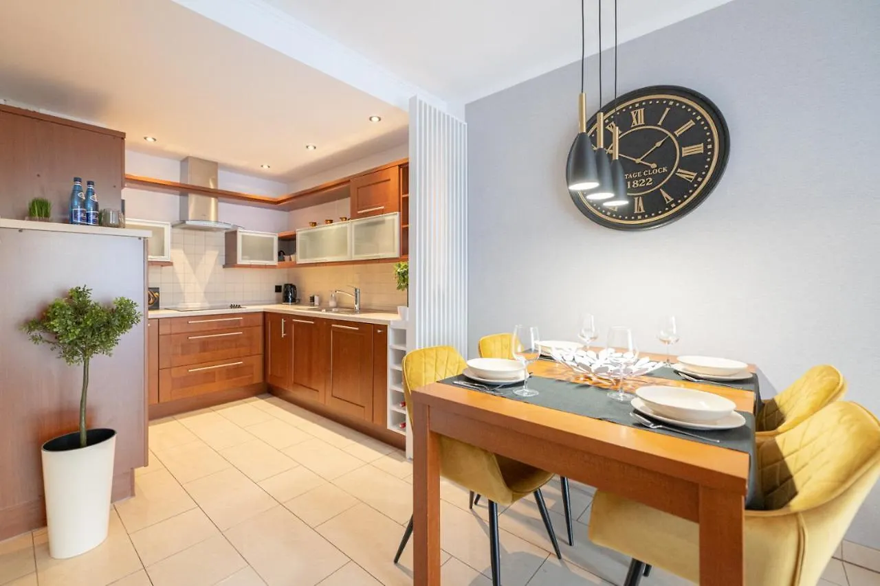 Apartament 55M2 - Darmowy Garaz - Klimatyzacja - Centrum - 24Na7
